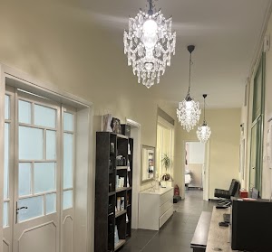 Artisan hair & beauty studio place picture